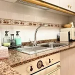 Daire Cozy 2 Bedroom Near Locos