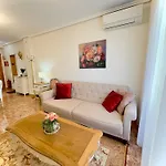 Daire Cozy 2 Bedroom Near Locos *