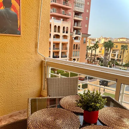 Cozy 2 Bedroom Near Locos