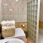 Apartmán Cozy 2 Bedroom Near Locos