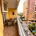 Cozy 2 Bedroom Near Locos