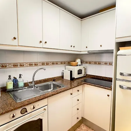 Apartment Cozy 2 Bedroom Near Locos