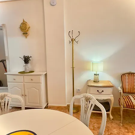 Cozy 2 Bedroom Near Locos Apartment Torrevieja