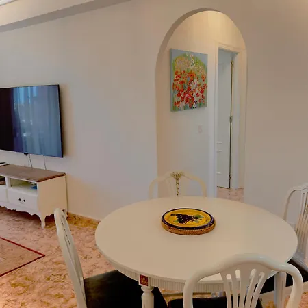 Cozy 2 Bedroom Near Locos トレビエハ